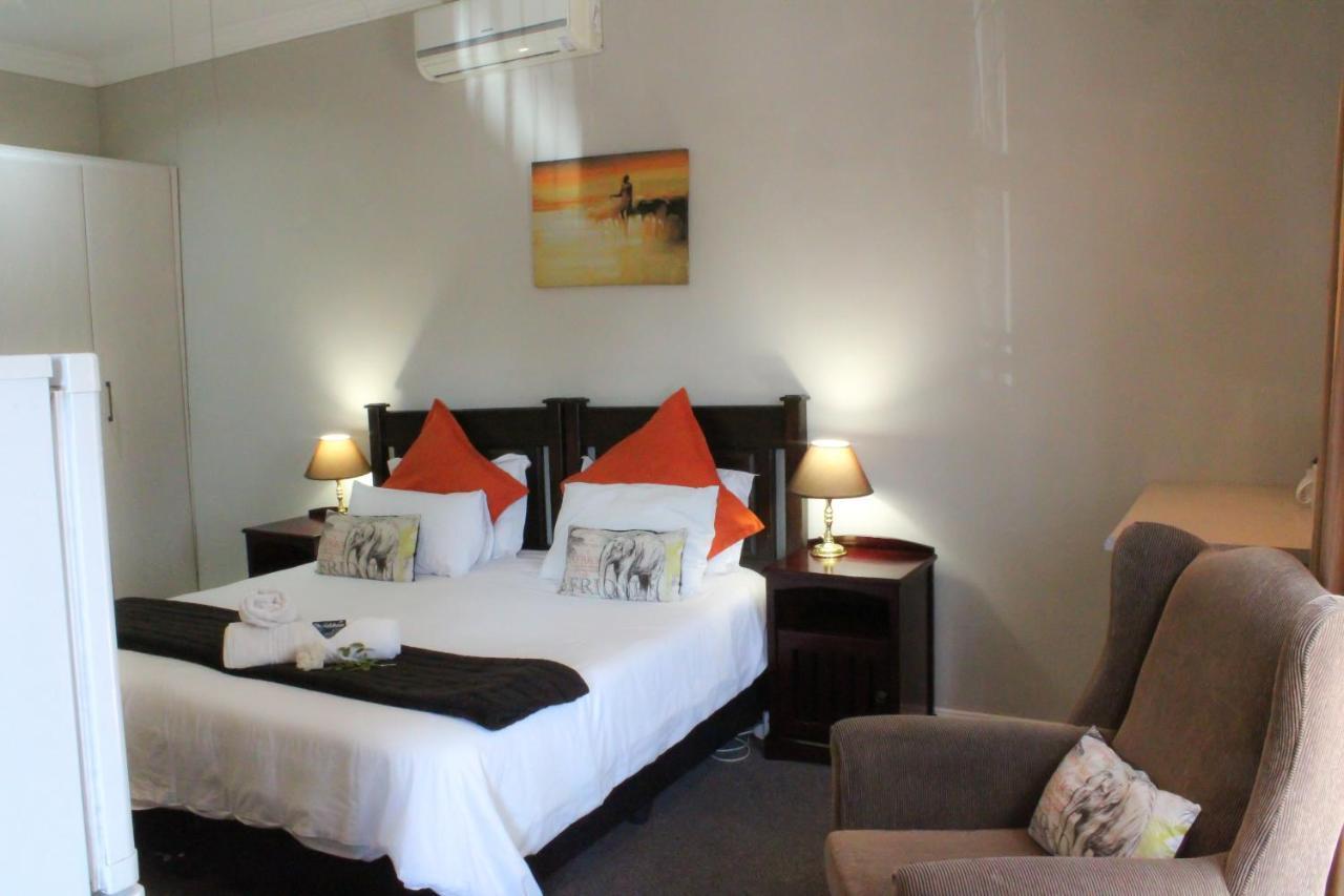 The Lakehouse Guest House Brakpan Vliegveld المظهر الخارجي الصورة