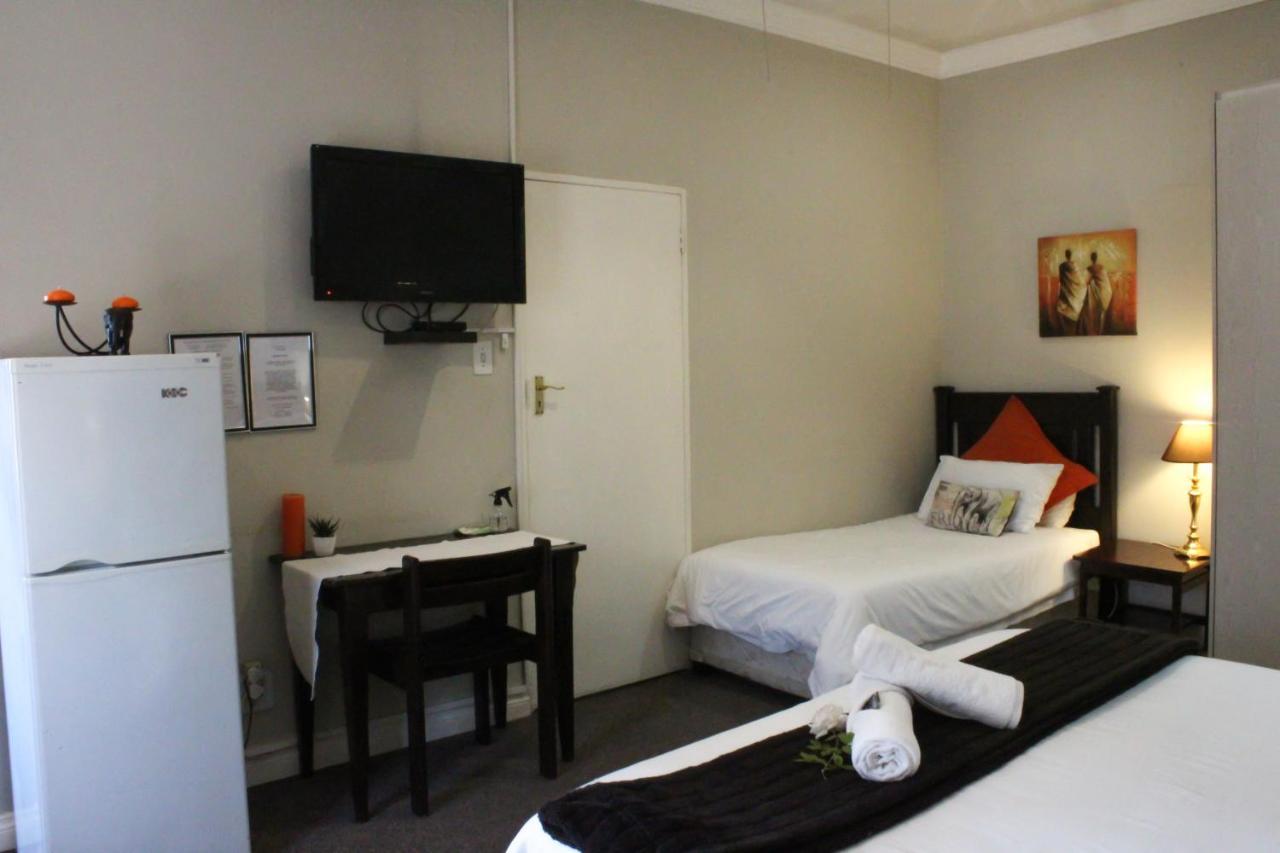 The Lakehouse Guest House Brakpan Vliegveld المظهر الخارجي الصورة